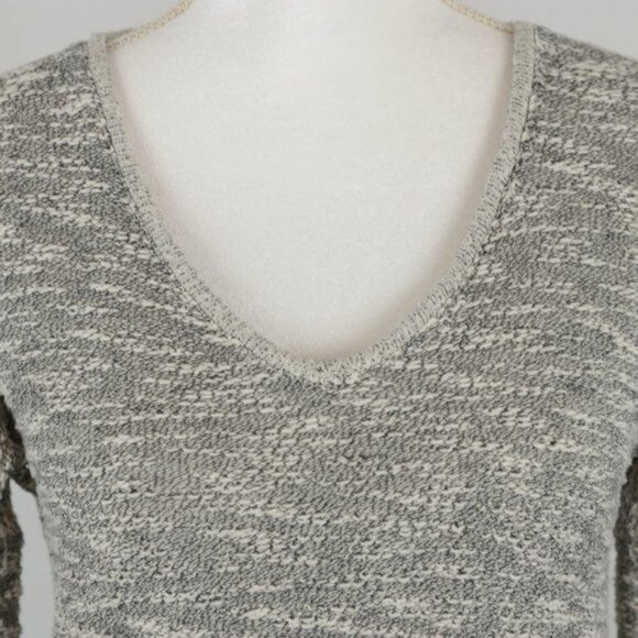 Paige Martine Women's Small Cream Gray V-Neck Tight Knit Sweater - Picture 4 of 11